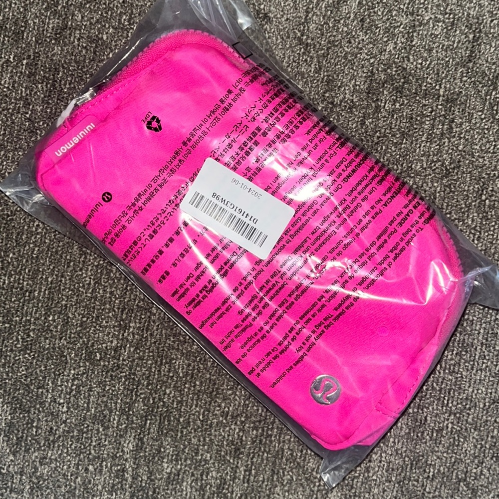 lululemon fanny